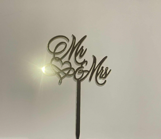 Mr & Mrs acrylic cake topper
