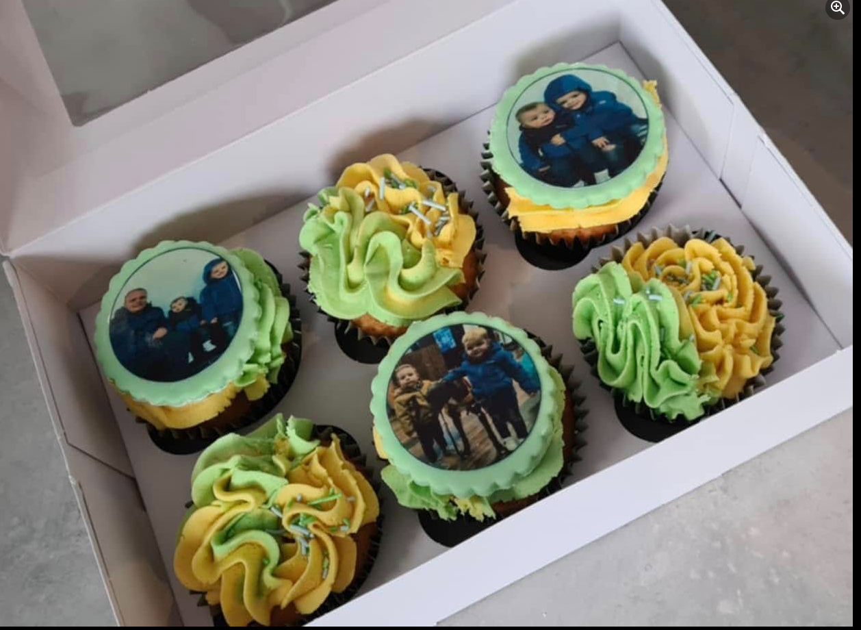 Green and yellow cupcakes