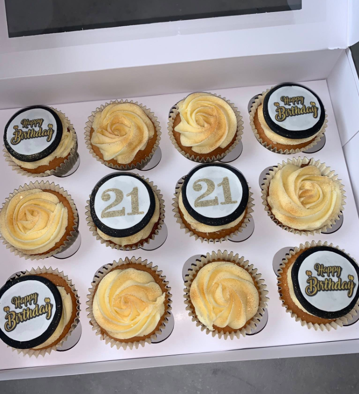 Black & Gold 21st Birthday Cupcakes